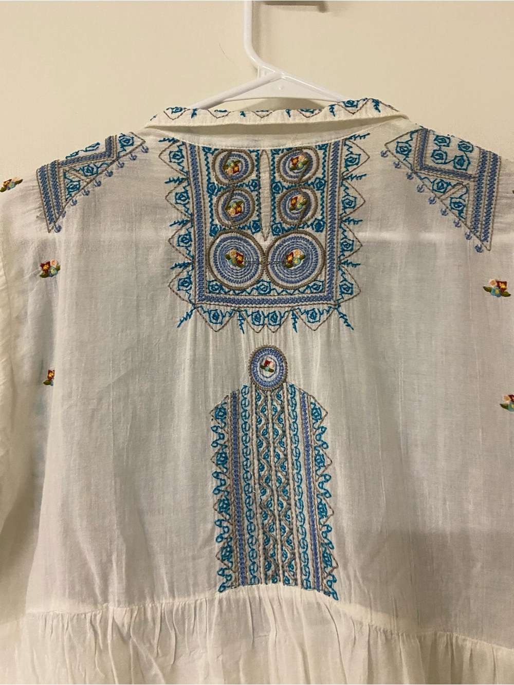Biya Johnny Was Embroidered Tunic Top Medium White Blue Button Up Aztec Floral - Picture 8 of 11